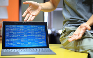 伊犁哈萨克 mongo排序sort,php如何按顺序排列数组？